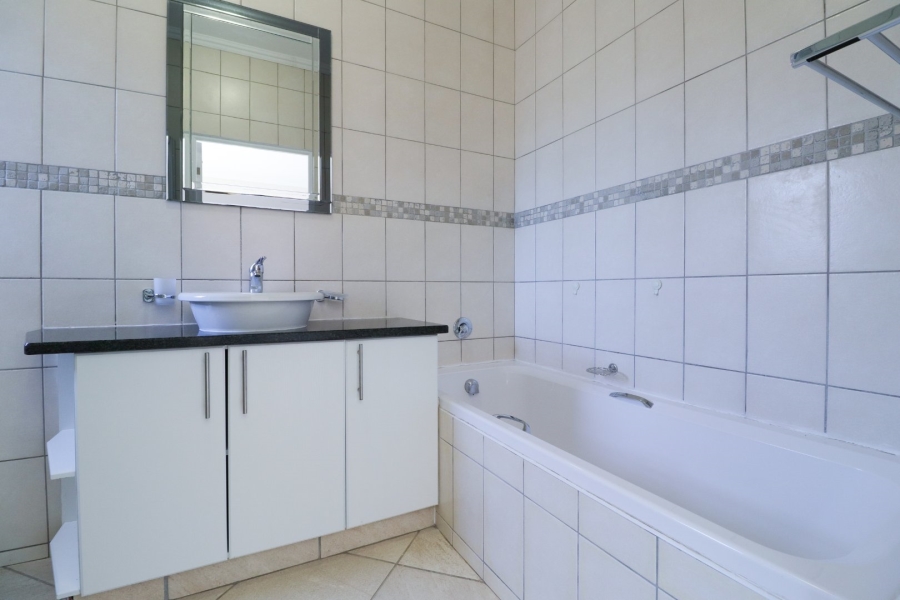 3 Bedroom Property for Sale in Fraaiuitsig Western Cape